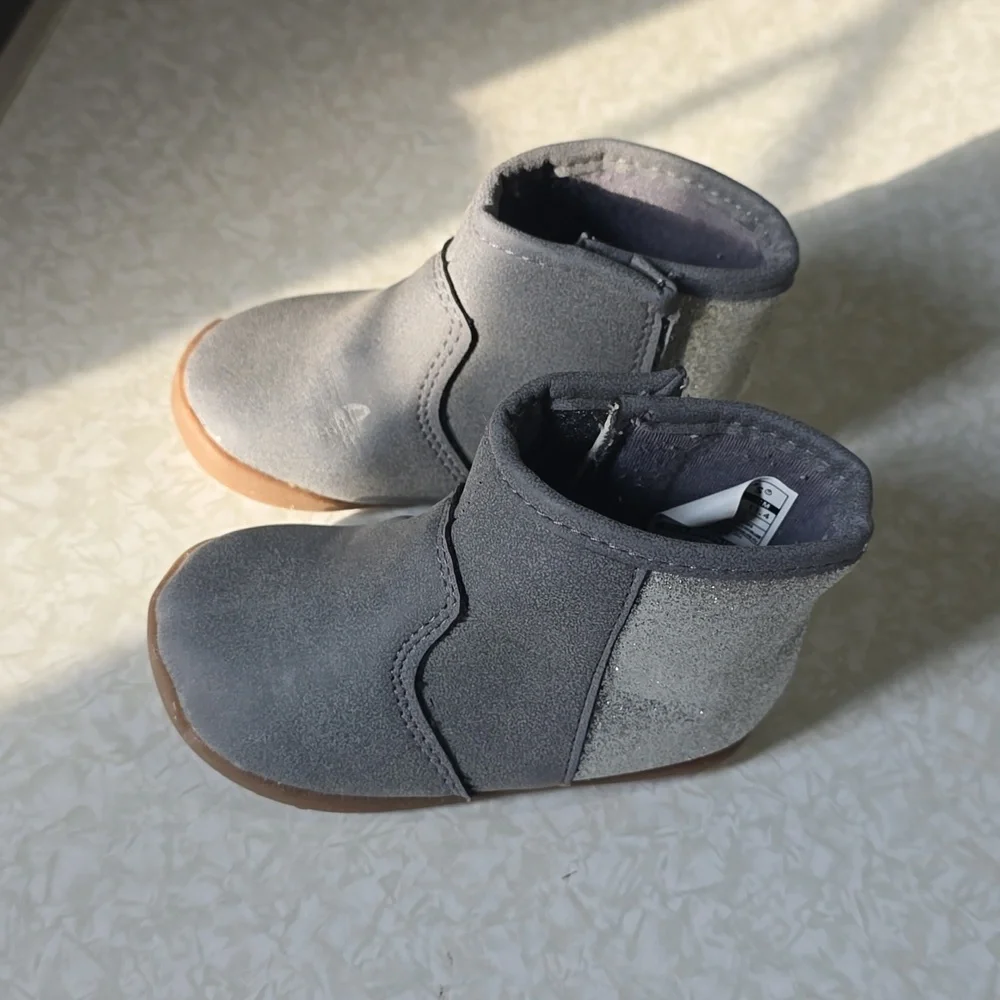 Carter's Every Step Stage 1 Crawl‎ Fashion Boots Size 4